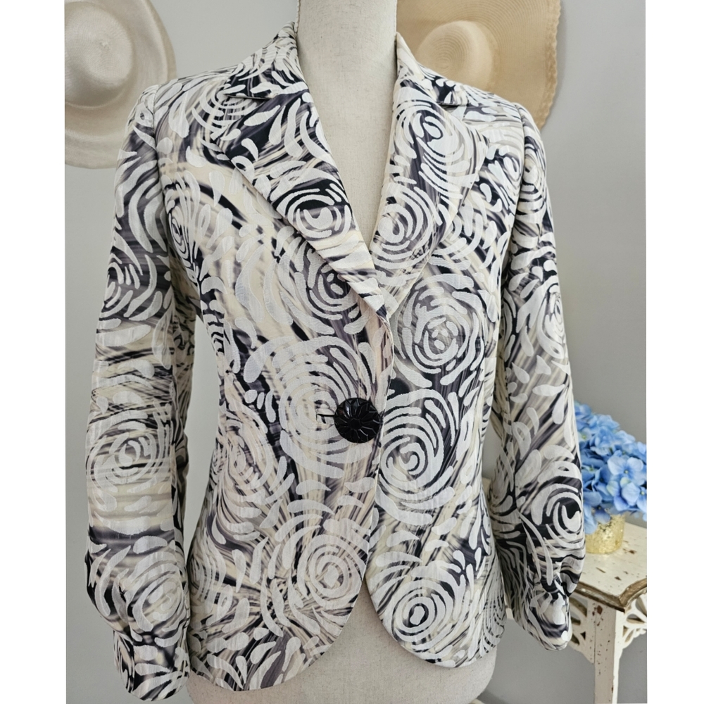 Frascara Beige Silver Geometric Puffy Pleated Cuffed Long Sleeves Elegant Blazer